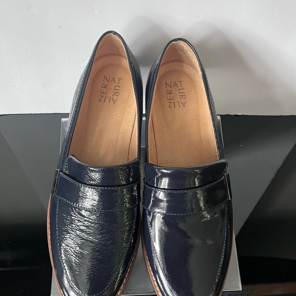 Naturalizer Glossy Navy Loafers size 10M - Picture 7 of 8